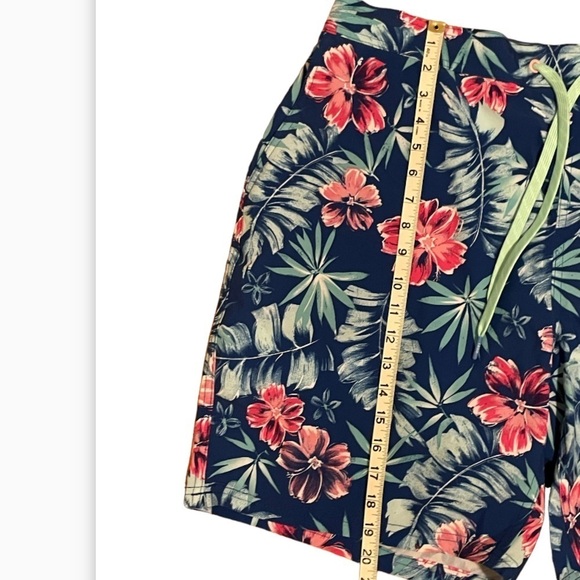 Izod XXL Floral “Surf the Web” Swim Trunks - Picture 4 of 6
